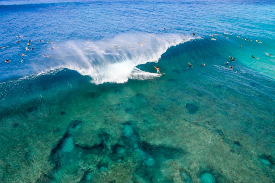 Etapa mais famosa do circuito mundial de surf, o mar de Pipeline, no Havaí