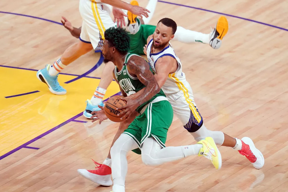 NBA confirma retorno em julho com 22 times e jogos em estrutura da