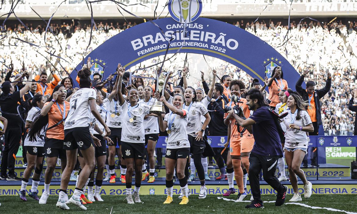 Final Inter x Corinthians tem público histórico no futebol feminino