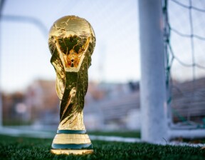 Decisões da FIFA favorecem candidatura da Arábia Saudita para sediar a Copa do Mundo de 2034