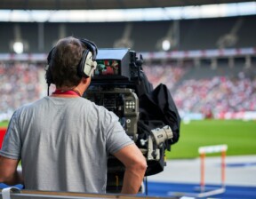 O valor global dos direitos de mídia esportiva se aproxima de US$ 56 bilhões