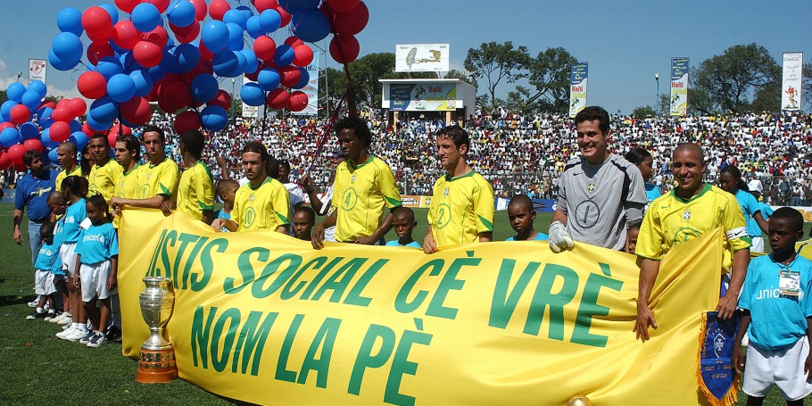 O dia em que Brasil e Haiti jogaram pela paz